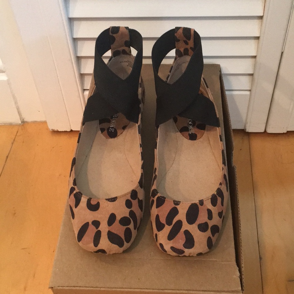 NWT Audrey Brooke “Pierre” Elastic Ankle Flats